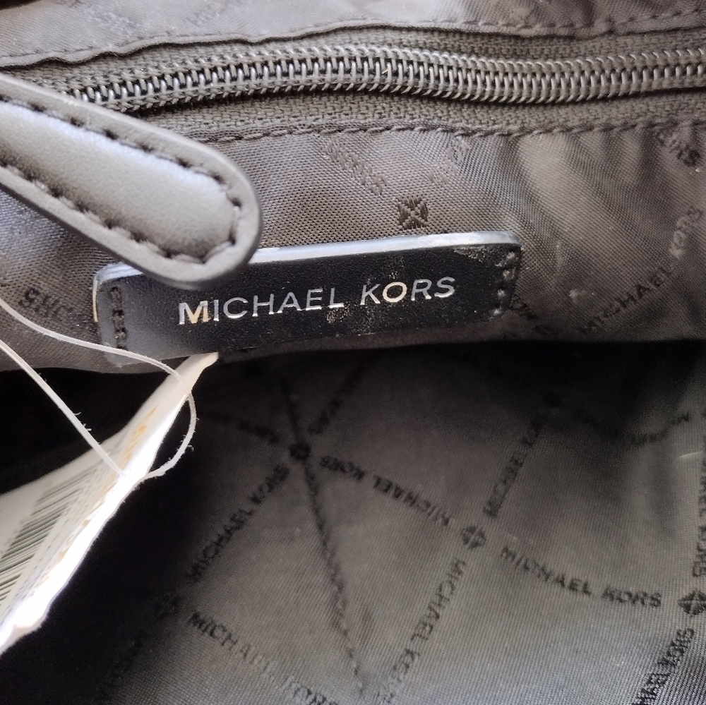 Michael Khors Purse - Picture 3 of 6